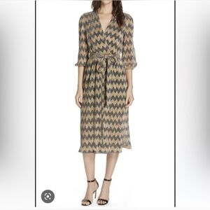 Alice + Olivia Chevron zig zag gold black V-neck glitzy glam sz 10 midi …